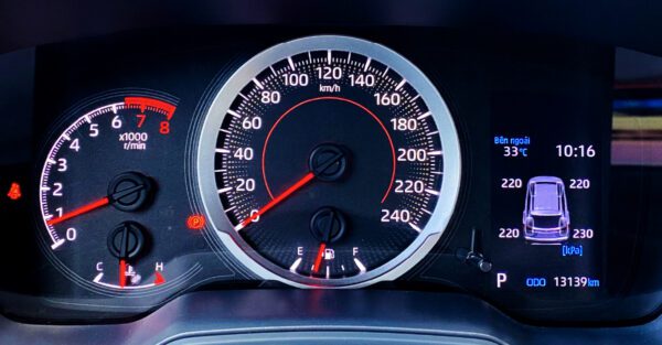 canh bao tpms tren taplo toyota